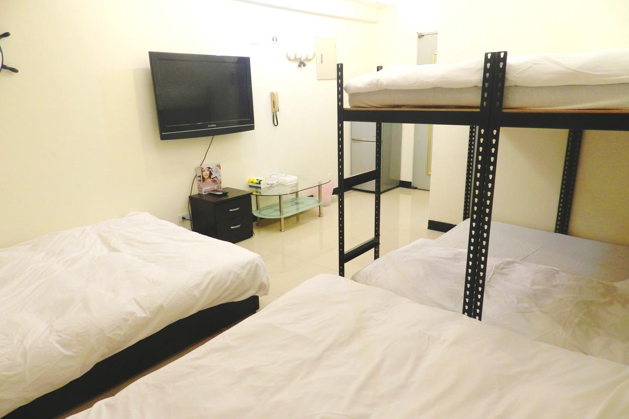 Feng Chia House Hostel Taichung Exterior photo