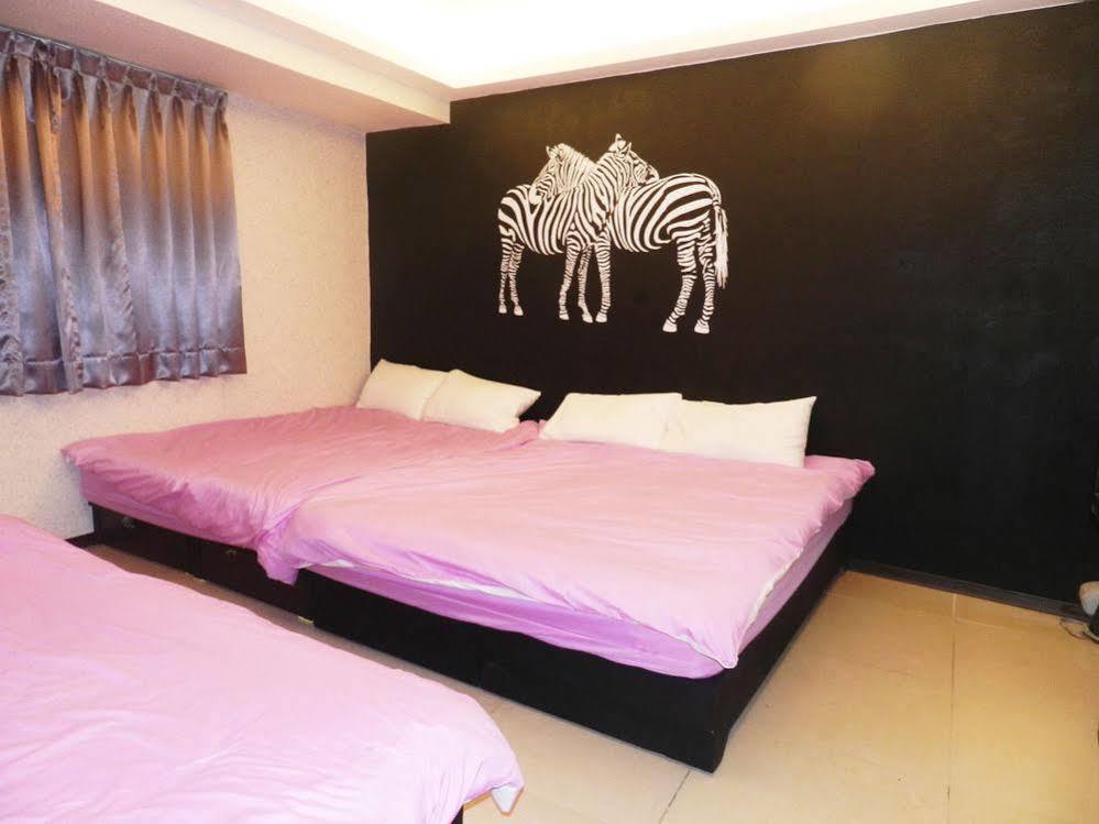 Feng Chia House Hostel Taichung Exterior photo